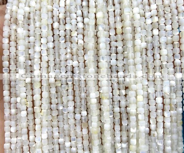 CCU1628 15 inches 2.5mm faceted cube white moonstone beads