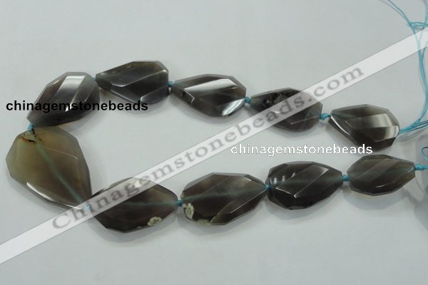 CNG487 20*30mm – 30*42mm twisted & faceted nuggets grey agate beads