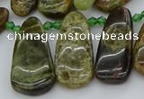 CTD3635 Top drilled 10*20mm - 15*45mm freeform green garnet beads