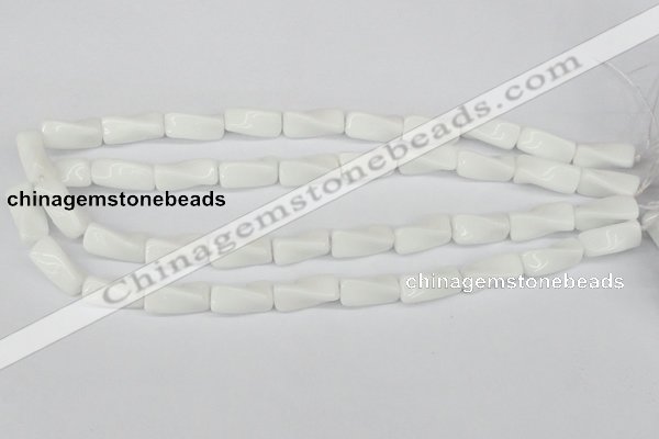 CTW127 15.5 inches 9*20mm twisted trihedron white agate beads