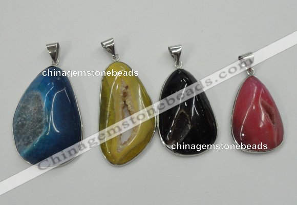 NGP1098 25*30 - 30*45mm freeform druzy agate pendants with brass setting
